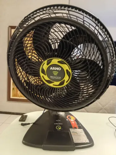 Ventilador Arno com controle usado