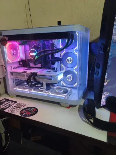 Pc gamer high end 7800x3D+9070xt !