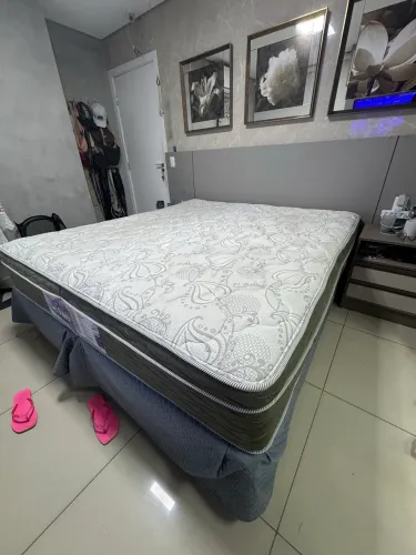 Cama KING 2x2m novinha!