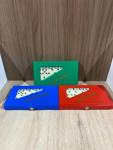 Jogo de Dominó completo, perfeito para reunir a família e garantir momentos de diversão e