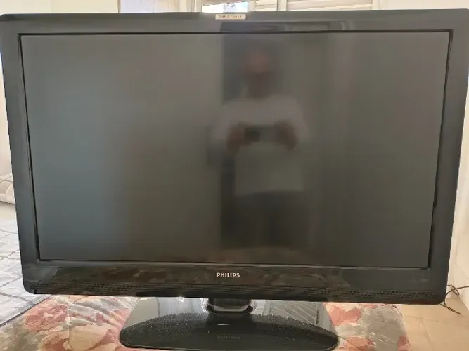 TV PHILIPS 42 " USADA EM PERFEITO ESTADO Mod: 24PFL3604/78