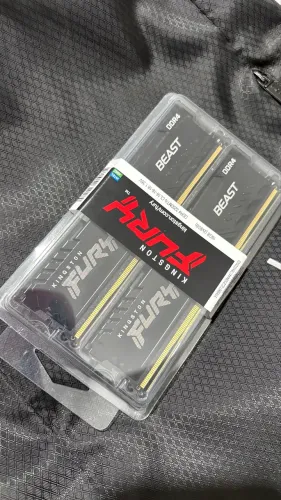 Kit de memórias de 16GB (2 x 8GB) 3200Mhz FURY para desktop/gamers