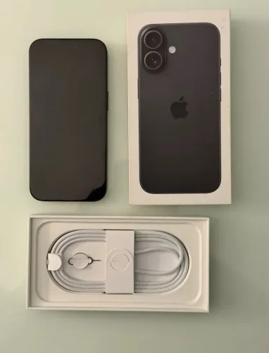 iPhone 16 