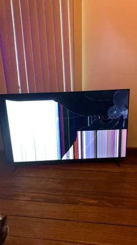 Tv comprada a pouco com problema na tela