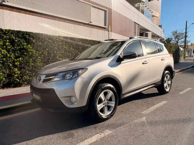 Toyota RAV4 2.0 4X2 16V Aut. 2013