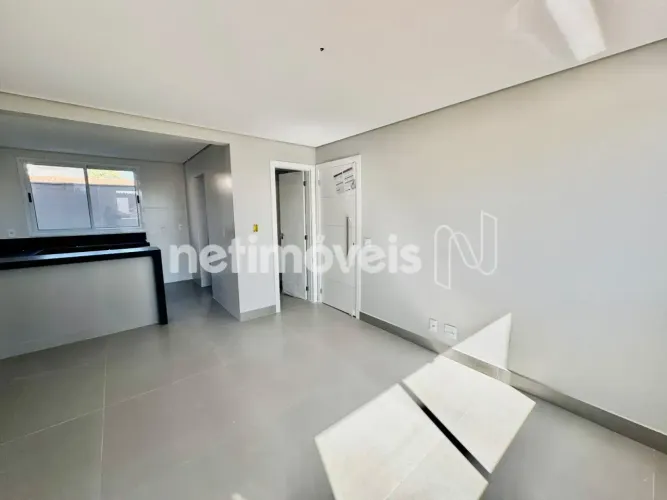 Apartamento com 3 Quartos e 3 banheiros à Venda, 84 m²;