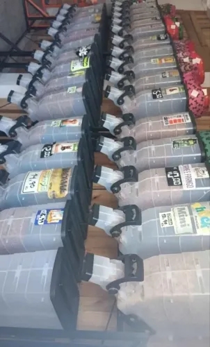 Dispenser de ração DURAPETS tenho dois módulos com 10 unidades cada