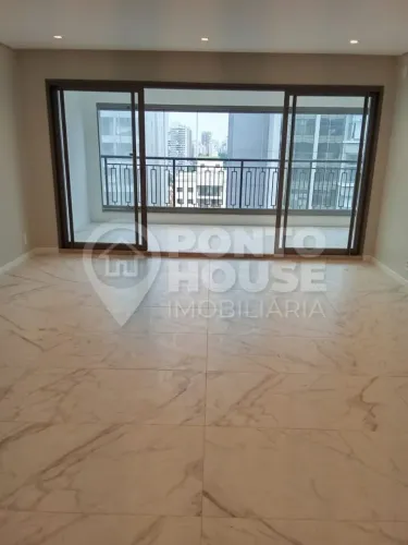 Locação de apartamento com 3 suítes em Moema