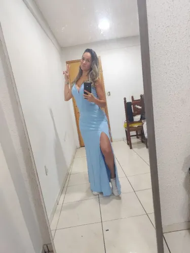 Lindo vestido usado apenas uma vez com bojo Tamanho M longo costas com amarração