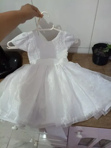 Vestido de batizado infantil.