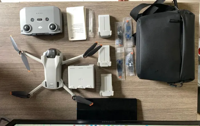 Drone DJI Mini 3 Combo Fly More - ESTADO DE NOVO