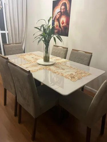 Mesa de Jantar com 6 cadeiras