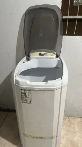 Tanquinho de lavar roupa
