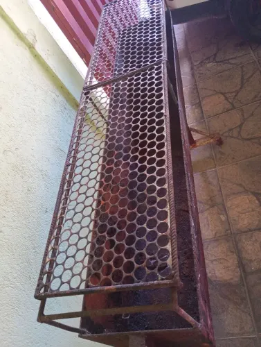 Vendo churrasqueira para espetinhos.