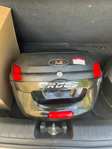 BAÚ DE MOTO DE 34litros