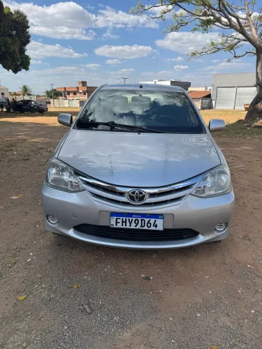 Toyota Etios XS 1.3 Flex 16V 5P Mec. 2013