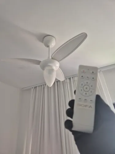 Ventilador de Teto com controle remoto e lâmpada. Ventisol Inverter - Excelente Estado