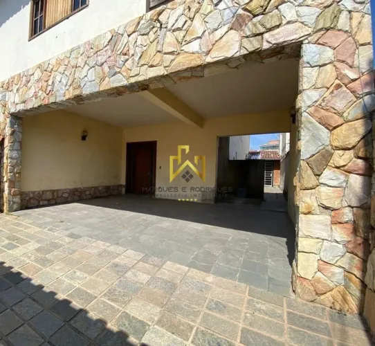 CASA GEMINADA COM ENTRADA INDEPENDENTE