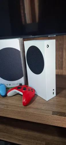 XBOX SERIES S - muito bem cuidado