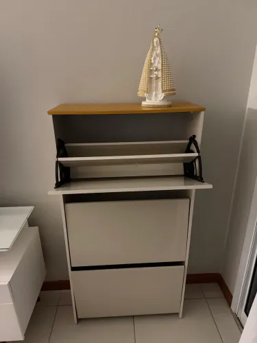 Sapateira Multiuso 3 Portas Basculantes - Off White com Cinamomo