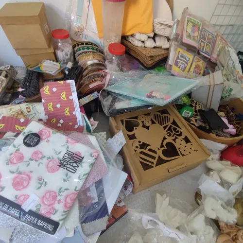 Material para Artesanato/ E alguns itens de bazar.