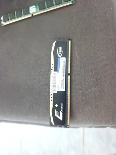 memória RAM Team Group Elite+ de 4GB DDR3,TPD34G1333HC9BK