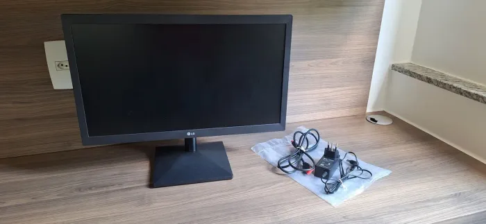 Monitor LG 20MK400H-B. 75hz. HdMI. Ajuste de ângulo