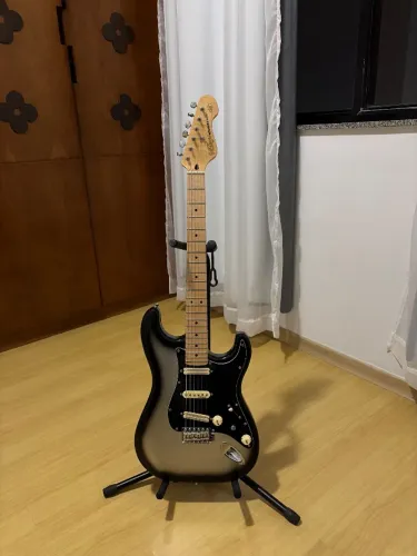 Guitarra Vintage V6