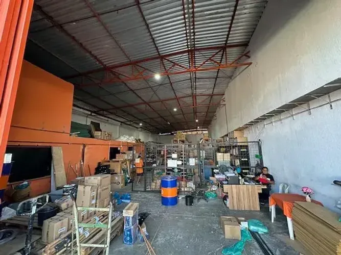 ALUGO GALPÃO - 420 m2 - CENTRO - IDEAL PARA SUA EMPRESA!