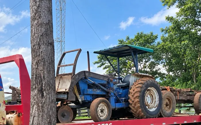 TRATOR FORD AGRÍCOLA AZUL OPORTUNIDADE ÚNICA QUEM CONHECE SABE ! 