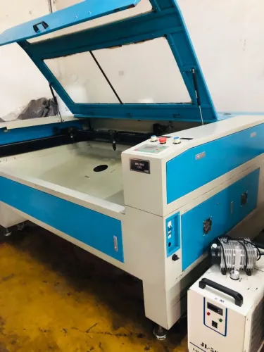 Máquina de Corte a Laser CNC 1610 / 150w - Estudo Troca