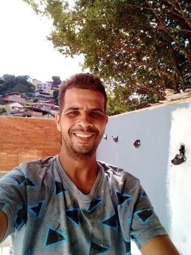 Pedreiro completo serviços de acabamento bombeiro e etc