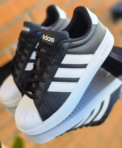 Tenis Adidas Street Talk Originals preto e branco, tam. 36