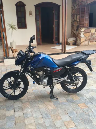 Vendo fan. 2025  3.000km único dono 