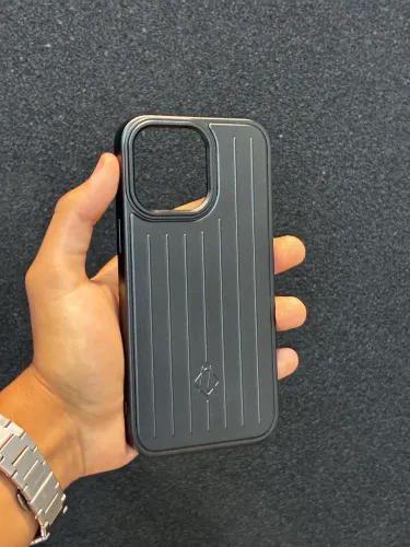 Capa Rimowa. IPhone 14 Pro Max