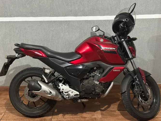 Yamaha FZ15 2023 - Único dono