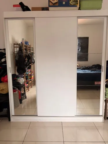 Guarda-roupa Casal  - 3 portas e com espelho