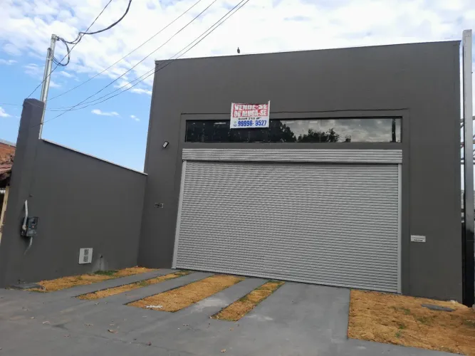 Vende galpão av cesar lates