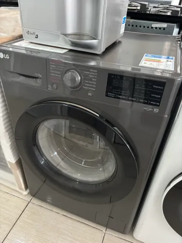 Lava e seca LG inox 11/7 kgs com Wi-Fi semi nova 