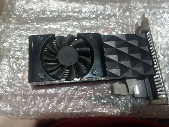 (Placa De Video) GT 630 2GB bom estado usada