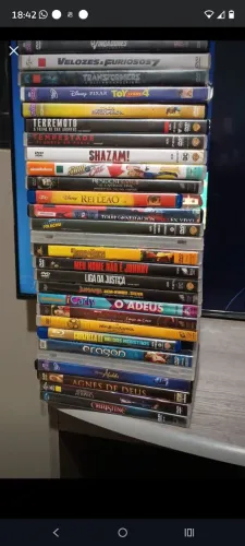 Vendo DvDs originais preço a combinar ou aceito troca do meu interesse