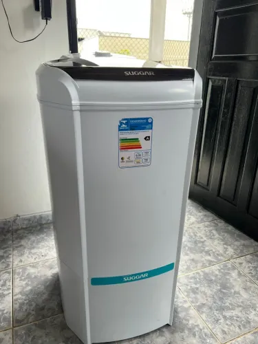 Vendo máquina tanquinho e centrifuga 15kg entrego R$1.100,00 