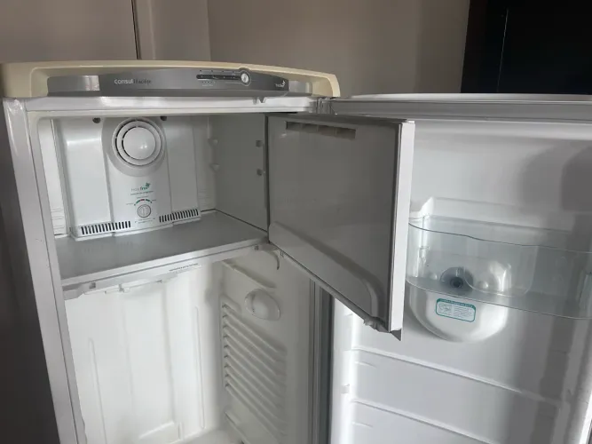 Geladeira Consul Frost Free 1 Porta - Funciona Perfeitamente