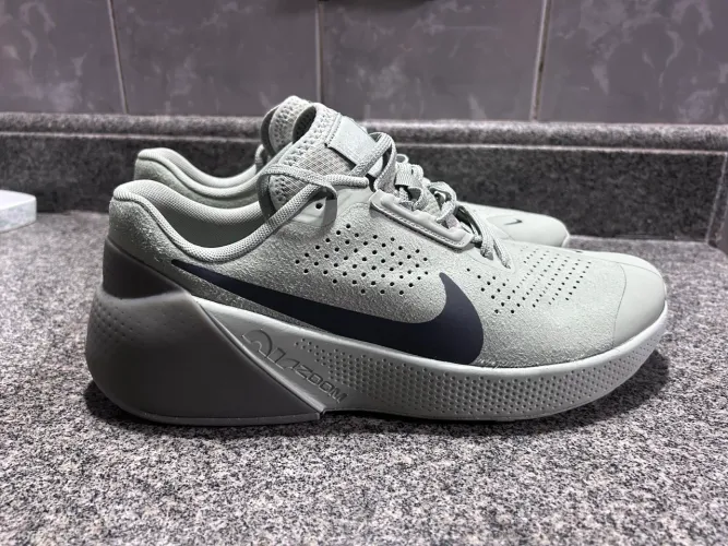 Nike Air Zoom SuperRep da Nike** (modelo de treino funcional/academia).n 44