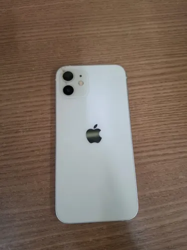iPhone 12 de vitrine usado, sem caixa