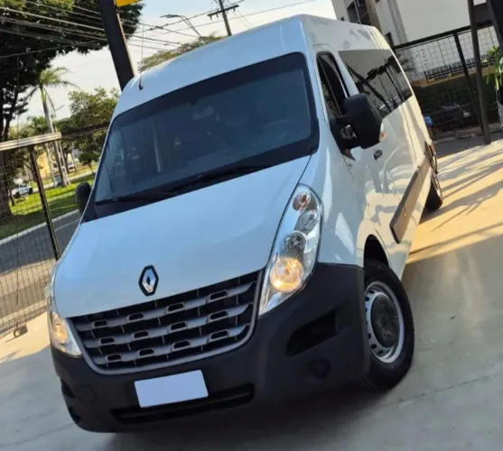 Transfiro dívida Renault master 2.3DCi executiva longa 16 lugares ano2022