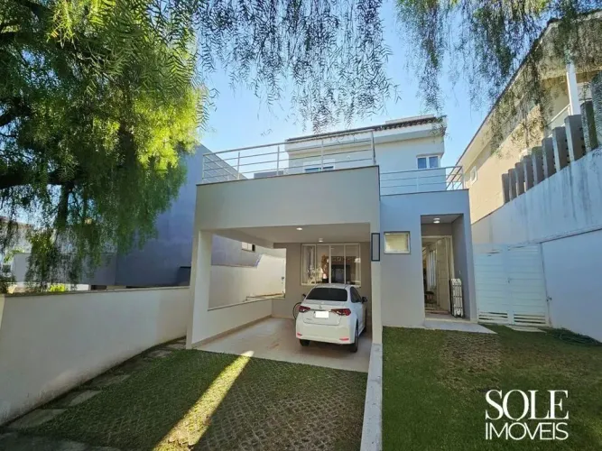 Casa no condomínio Bosque dos Jatobás, com 270 m² no bairro Engordadouro, em Jundiaí.