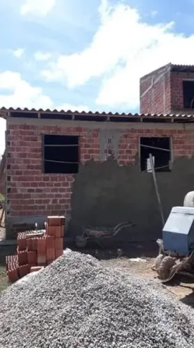 Em busca de pedreiro 