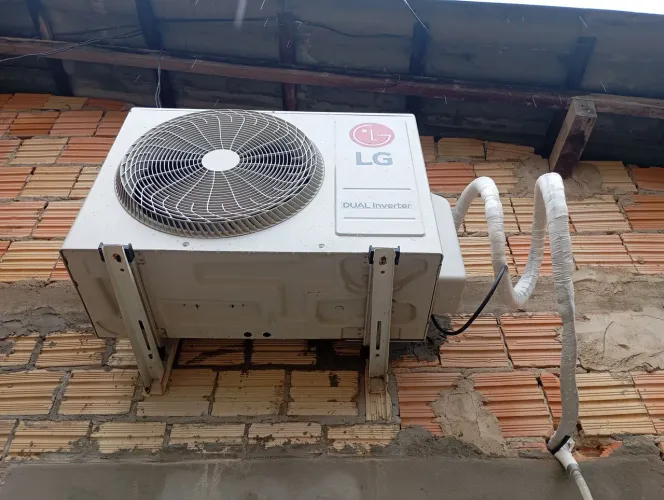 Central de ar 24 mil BTUs LG inverter.