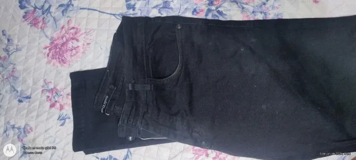 Calça preta